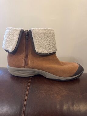 Explore 24 Easy Spirit Lockdown snow boots Women 8 1/2